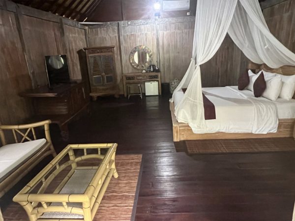 Retraite méditative Bali - Joglo avec terrasse, chambre 102 (couple)