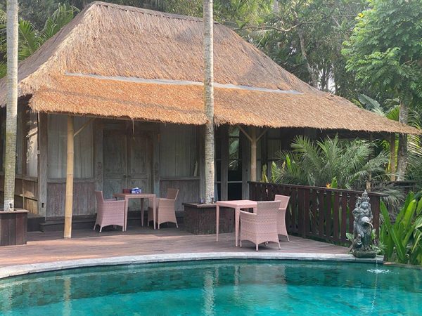 Retraite méditative Bali - Suite vue piscine et salon, chambre 115 (couple)